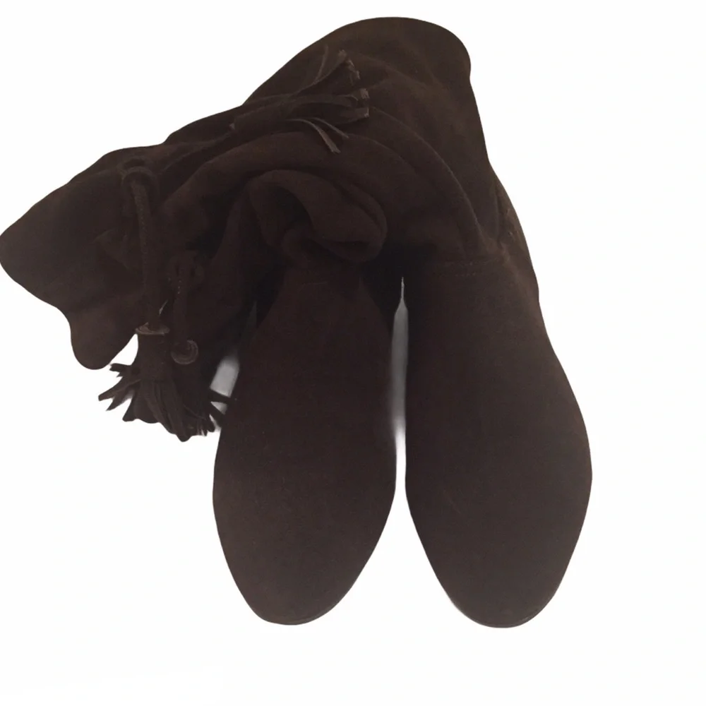BCBG PL-Giselle Tassel Knee Suede Brown Boots 6.5
